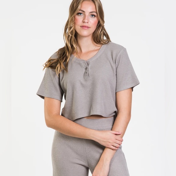 Harlow Henley Waffle Crop Top, size medium. - Picture 1 of 6